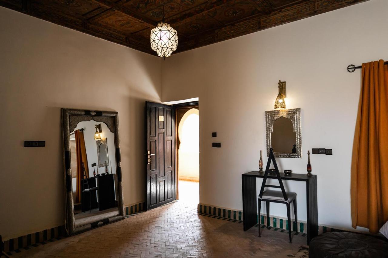 Nomad Palace 메르주가 외부 사진