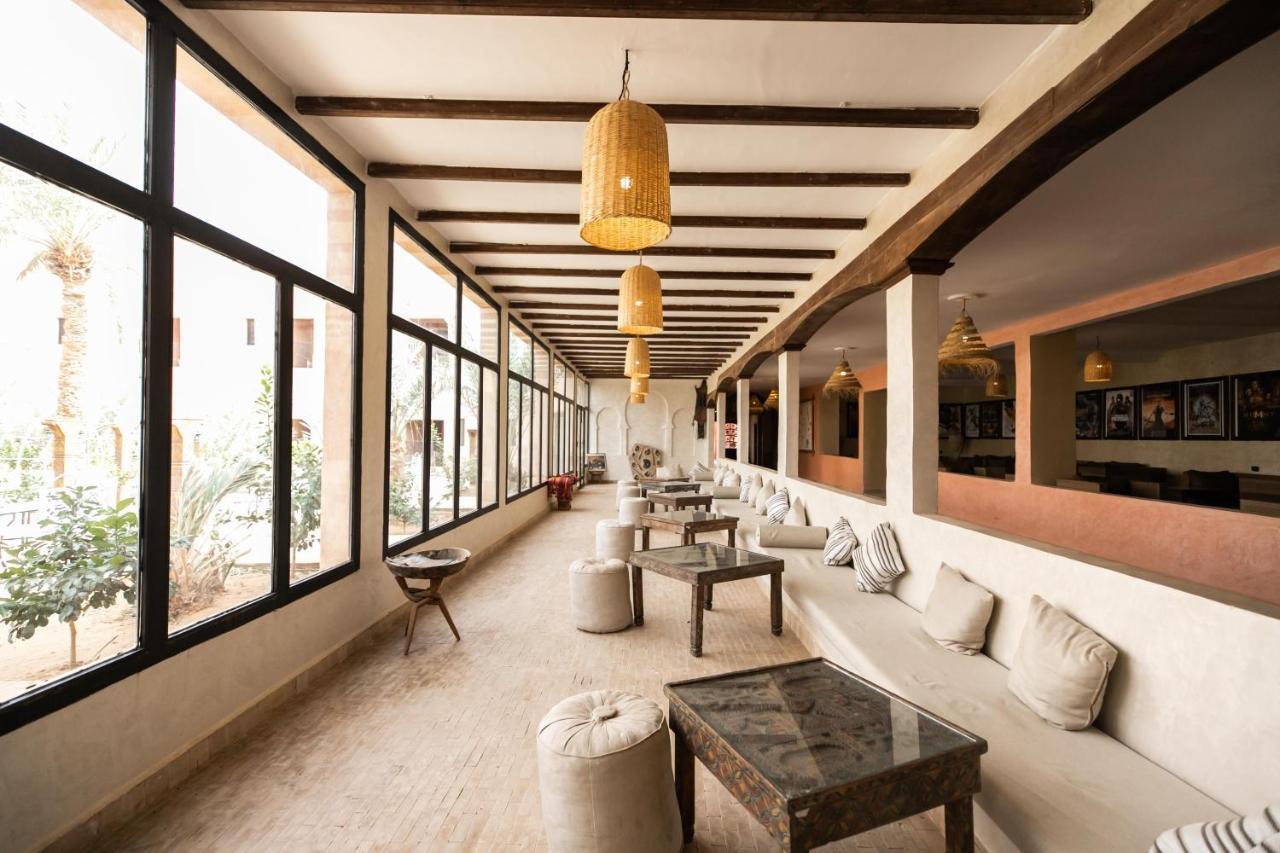 Nomad Palace 메르주가 외부 사진