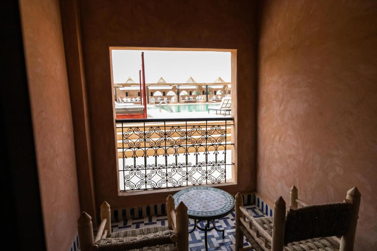 Nomad Palace 메르주가 외부 사진
