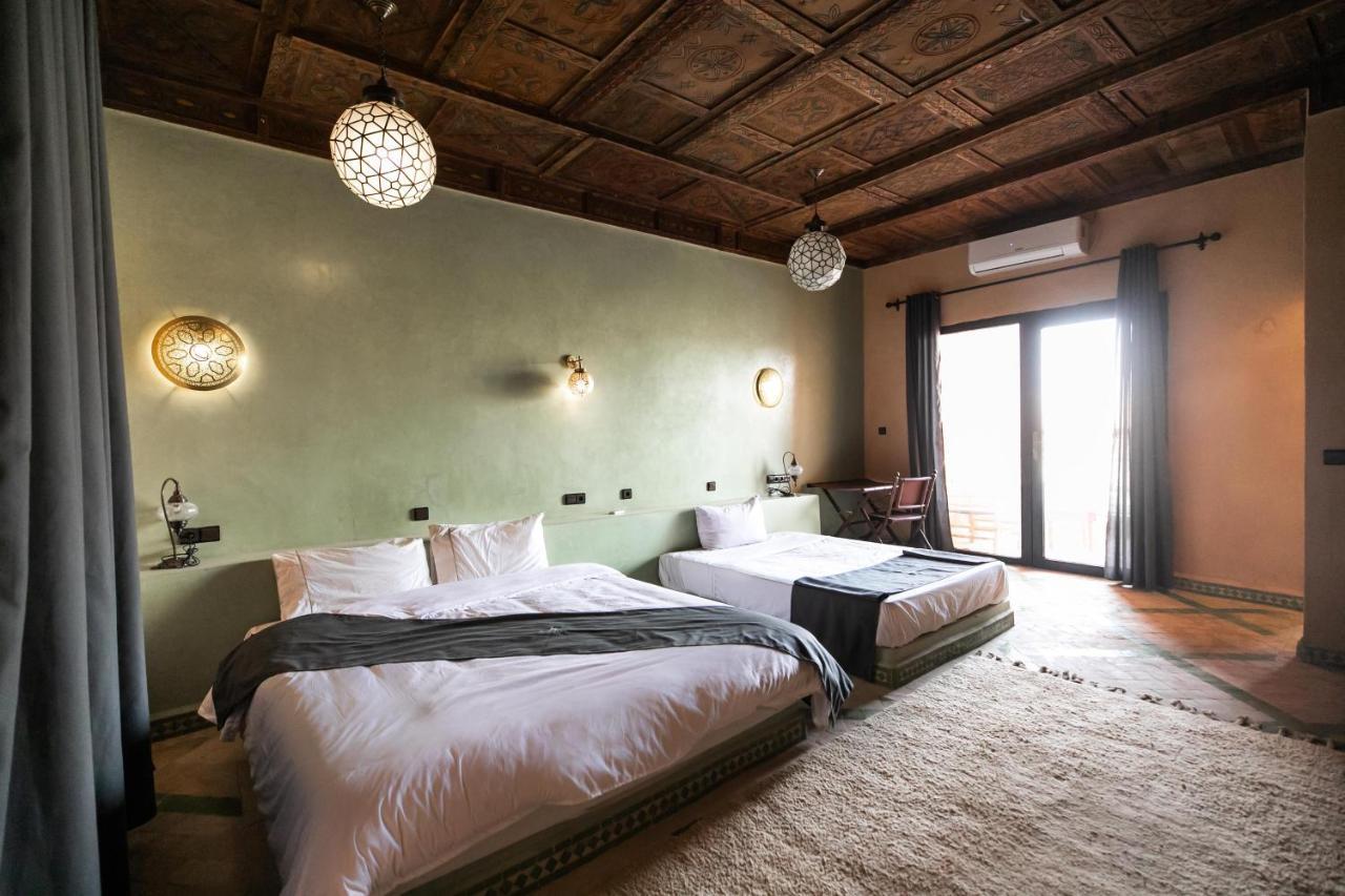 Nomad Palace 메르주가 외부 사진