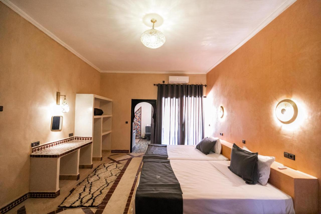 Nomad Palace 메르주가 외부 사진