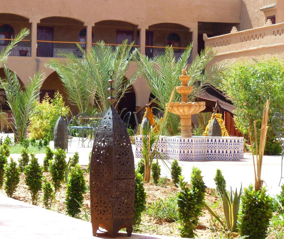 Nomad Palace 메르주가 외부 사진