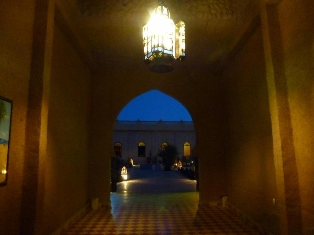 Nomad Palace 메르주가 외부 사진