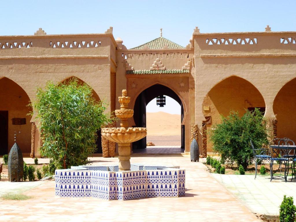 Nomad Palace 메르주가 외부 사진