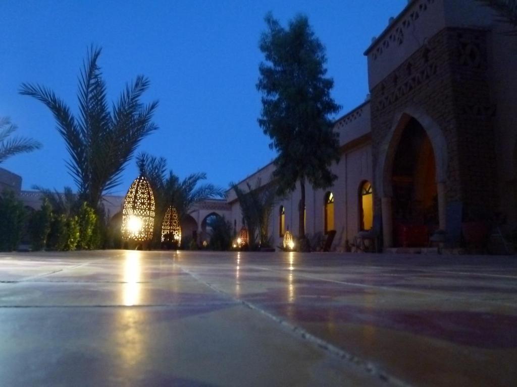 Nomad Palace 메르주가 외부 사진